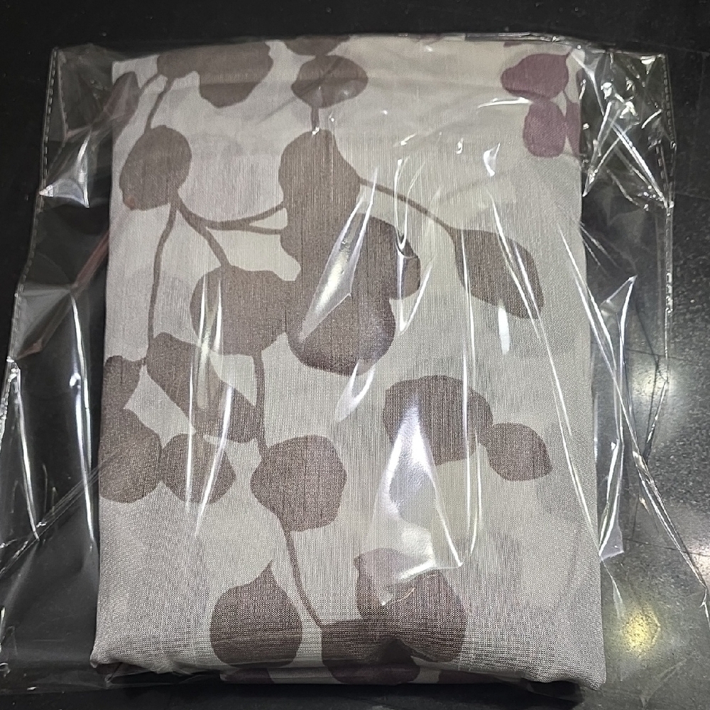 Elegant Purple Floral Shower Curtain - Picture 4 of 5